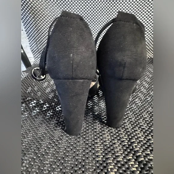 JustFab Black Crisscross Heels - Picture 5 of 11